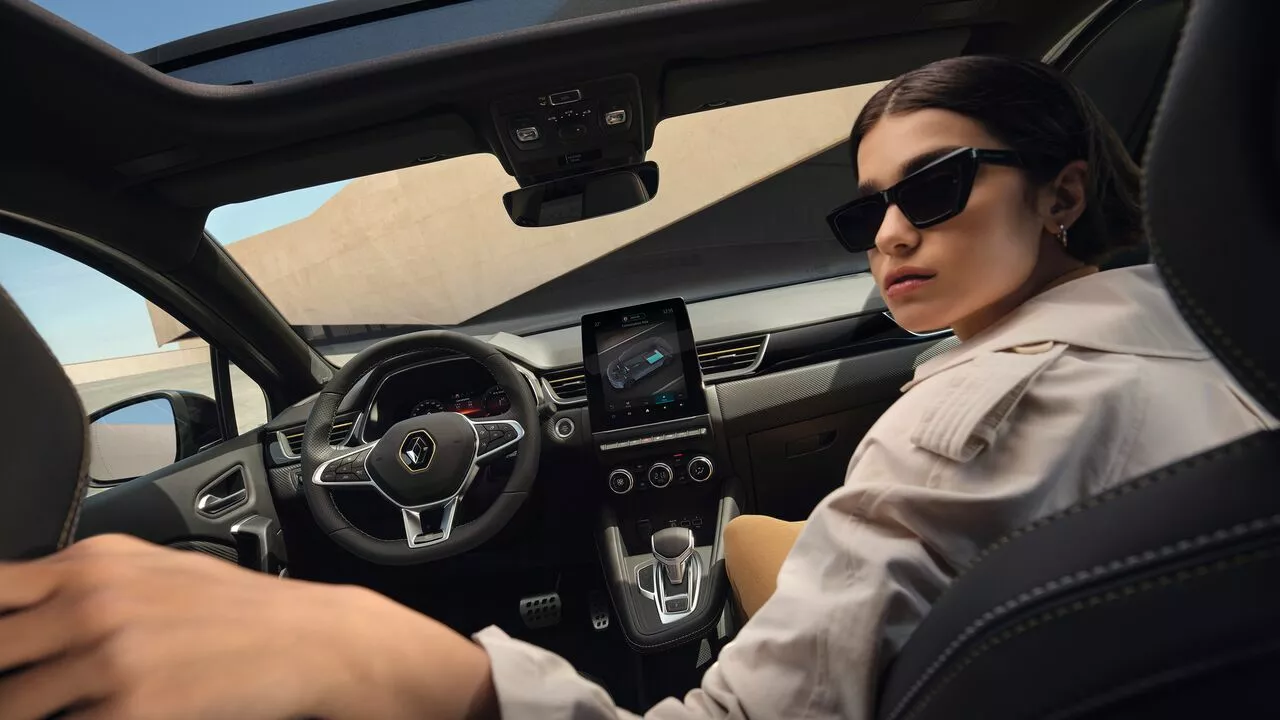 renaul-captur-e-tech-plug-in-hybrid-interior-habitaclu-sofer