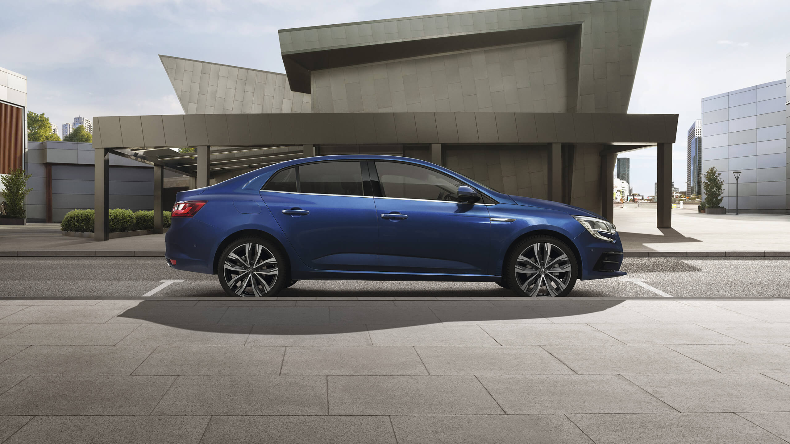 renault-megane-sedan-ph2-002