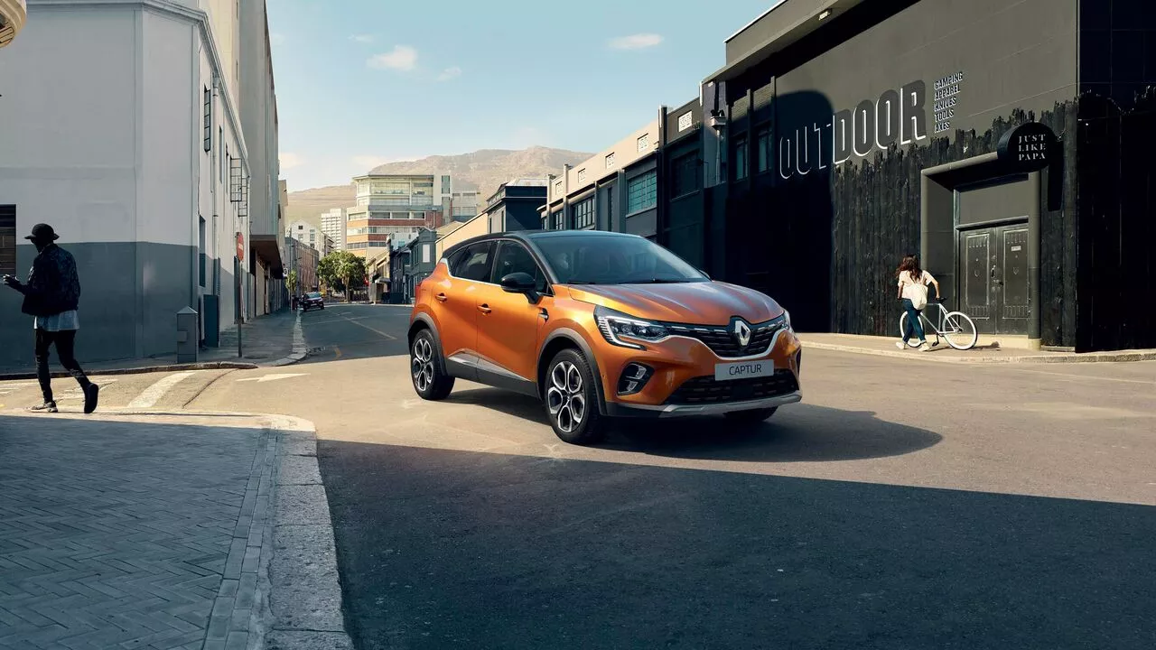 Renault Captur portocaliu