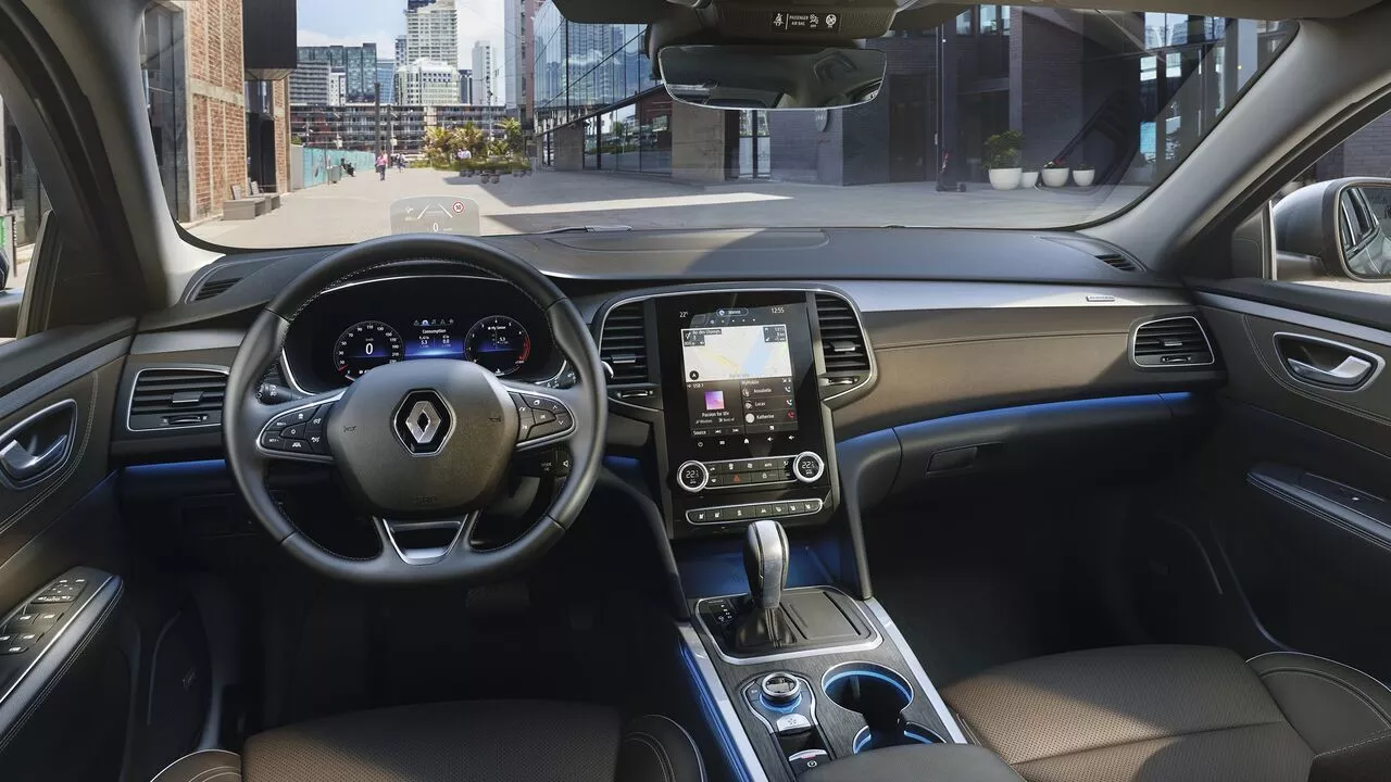 Interior luxos Renault Talisman, vloan si scaune piele, ecran multimedia, comenzi pe volan